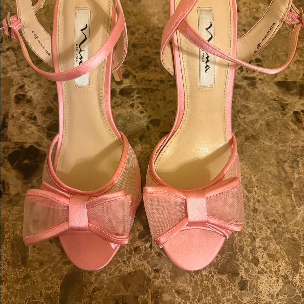 Nina New York beautiful Women's Pink Bow Heels